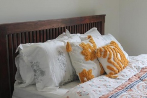 The Woodlands Hideaway - Premium Acreage Guesthouse